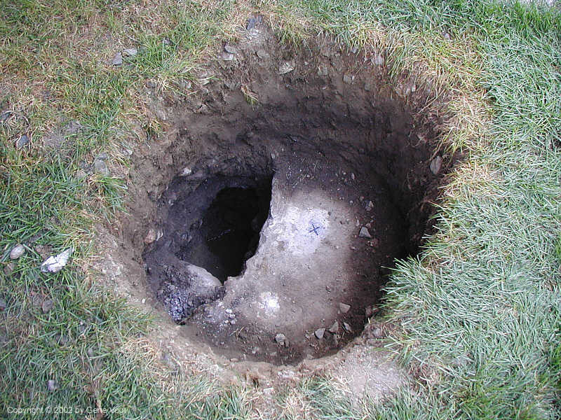 20010826-06_Footing_Hole