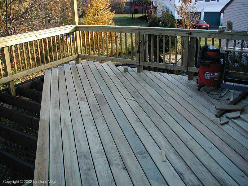 20021103-01_Laying_Down_New_Decking
