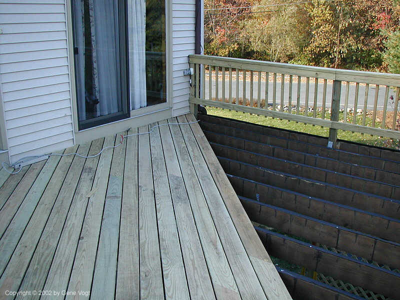 20021103-02_Laying_Down_New_Decking